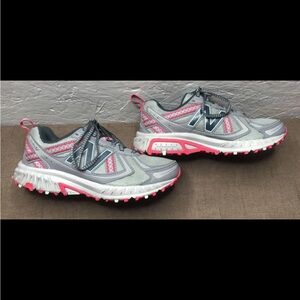 EUC New Balance 410v5 Women's AT Running Shoes Gray Pink Mesh Size 6.5D (Wide)
